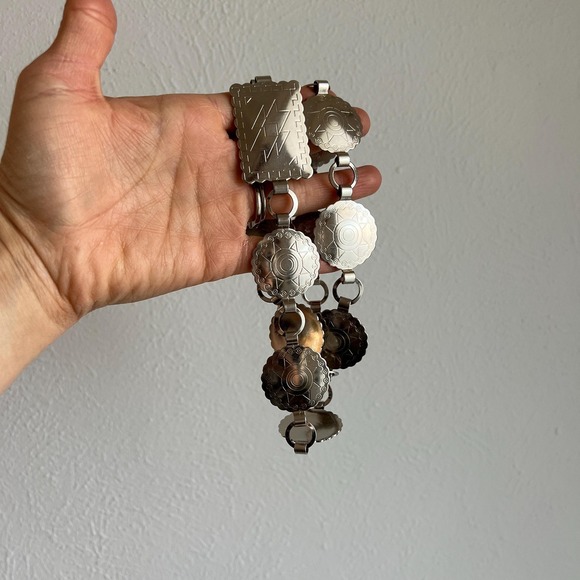 Vintage Silver Tone Concho Chain Belt with Geometric Clasp Southwestern Style - Picture 2 of 3